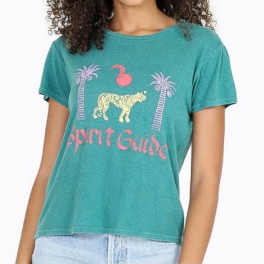 ❤️ Mother Spirit Guide Graphic Tee Tshirt Size Medium